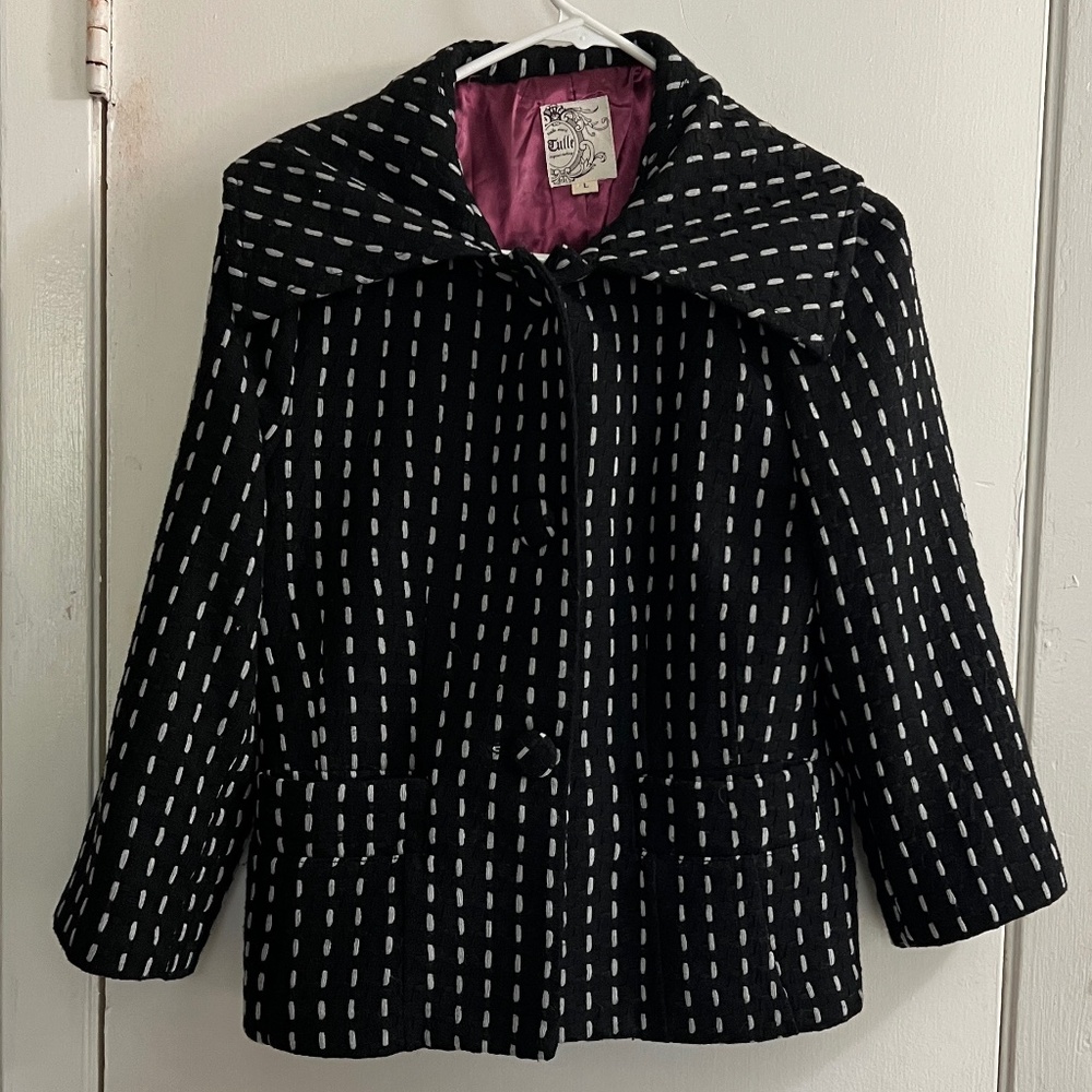 Tulle short jacket.